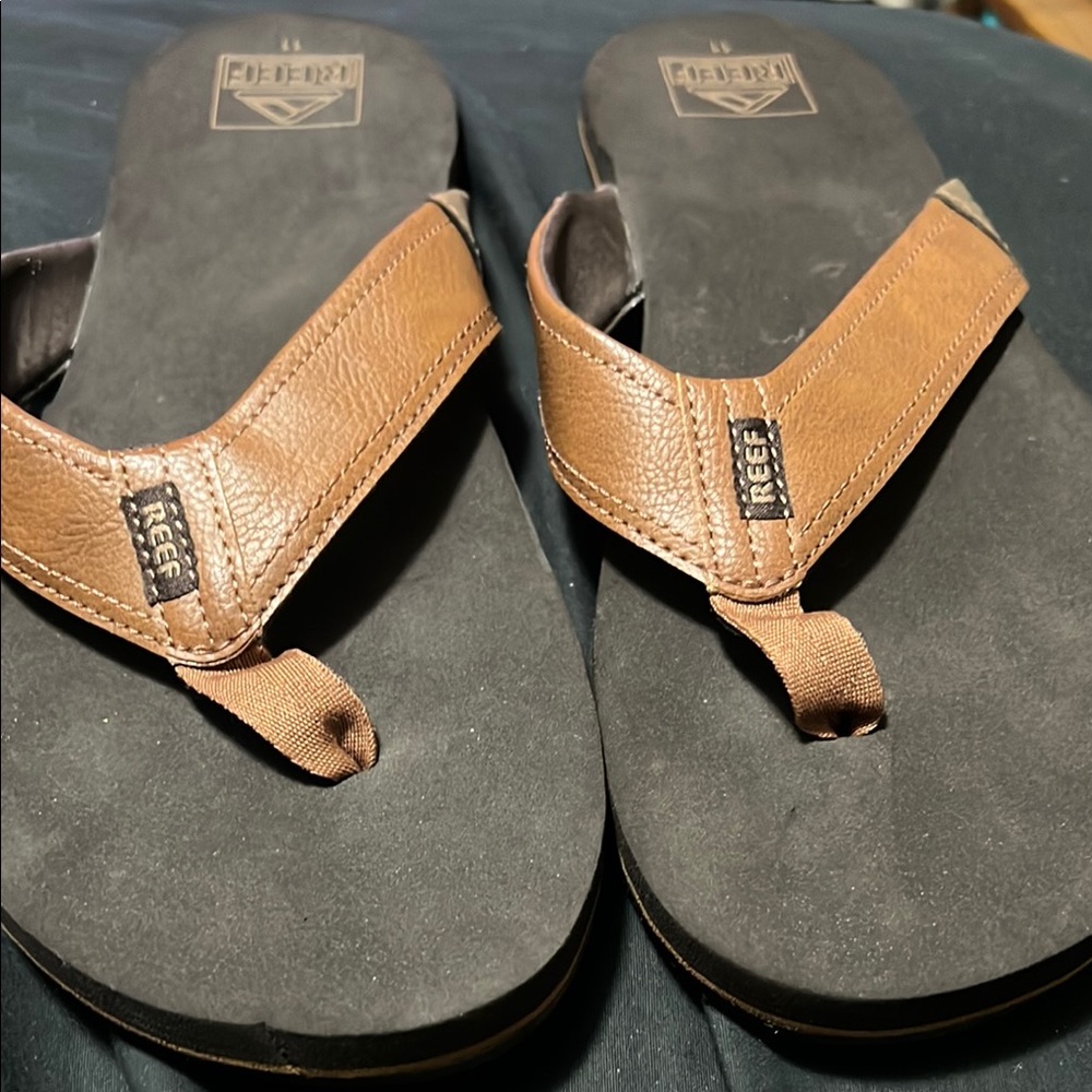 Reef Brown and Black Sandals with Contoured Footbed